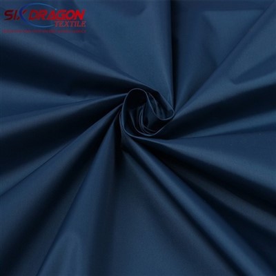 Tessili Proofing Ilma Għal Raincoat